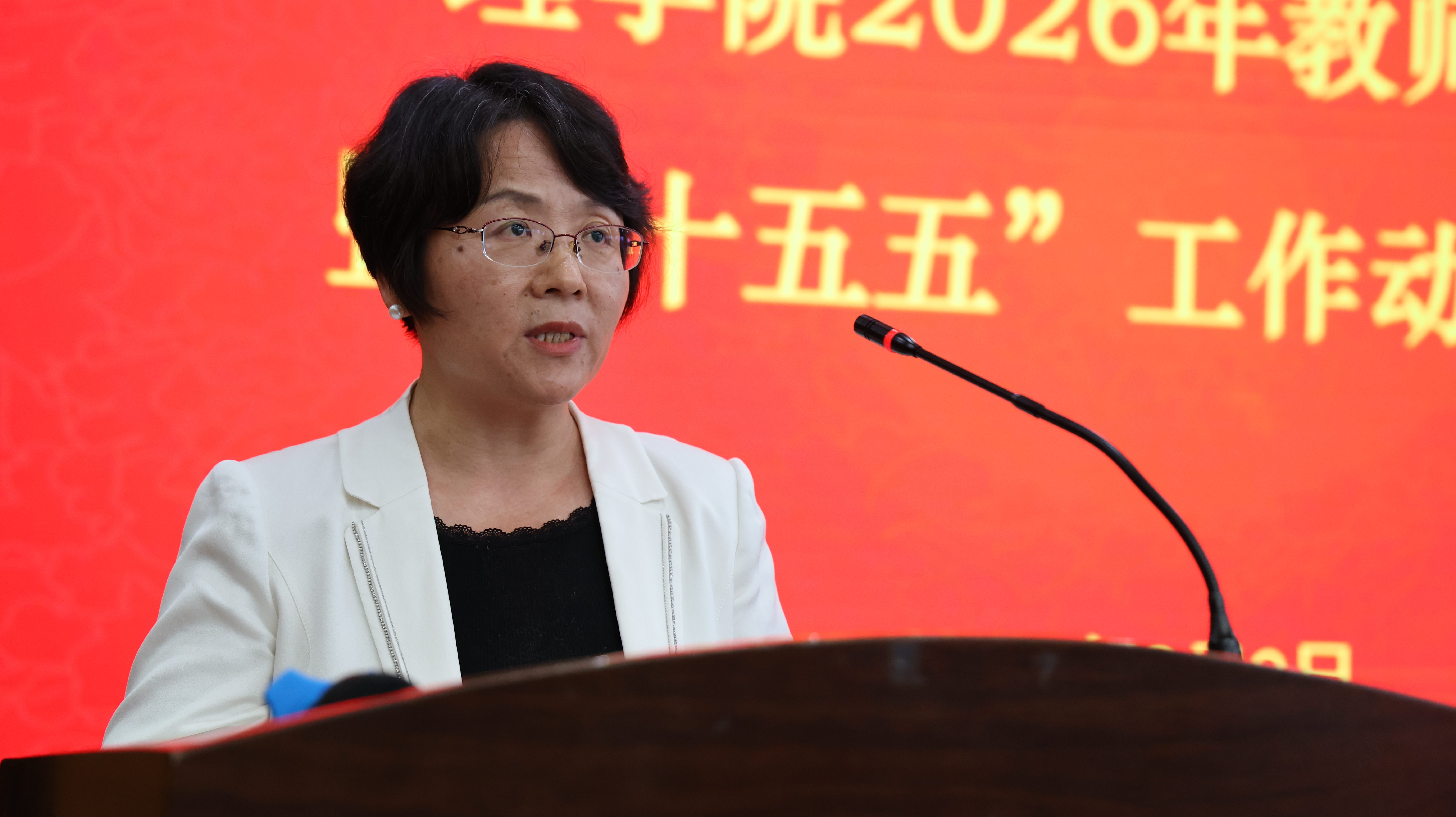 解小莉.jpg